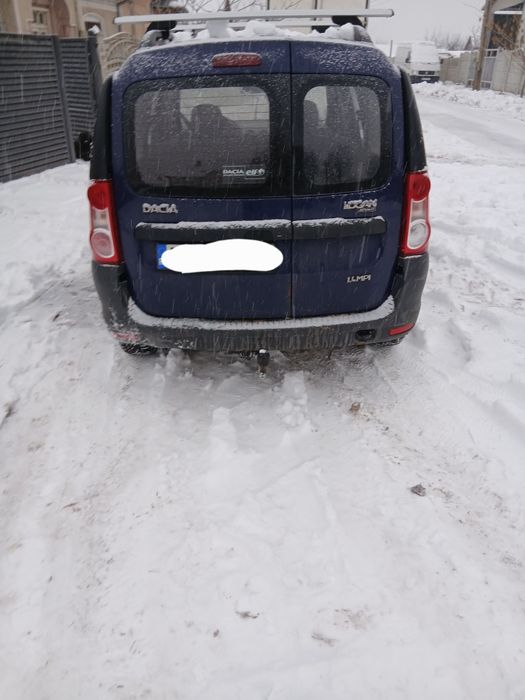 Vând Dacia Logan