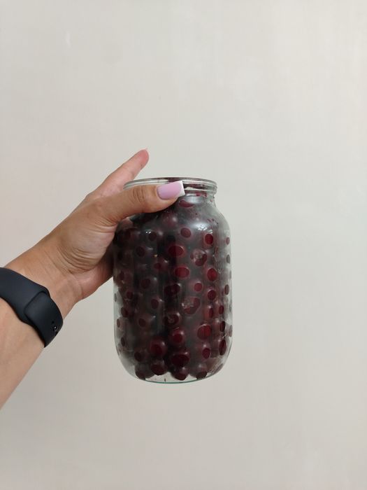 Вишня свежесобраная