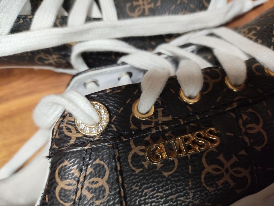 Кеды Guess размер 7 1/2 или 38