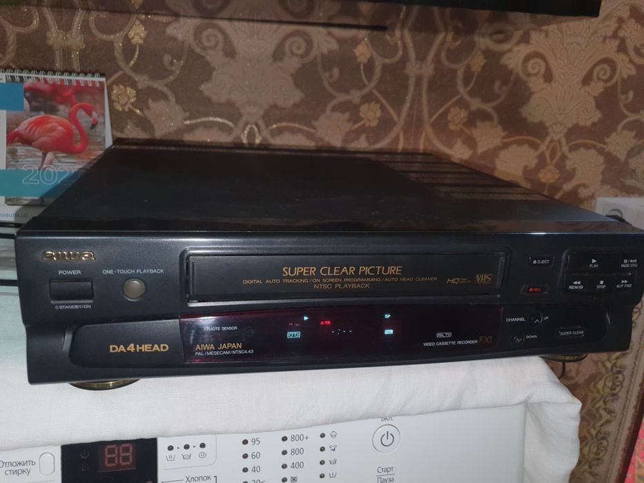Видео магнитофон AIWA.