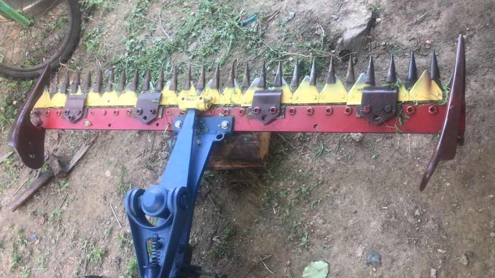 Motocositoare pe benzină, 2 timpi, cu lamă de 1.4 m – motor Rotax 6 CP