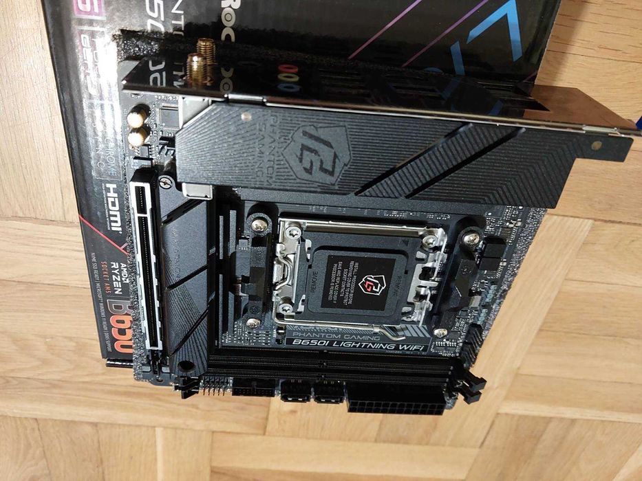 AMD Ryzen 5 9600X + AsRock B650I Lightning Wi-Fi  (НОВИ)