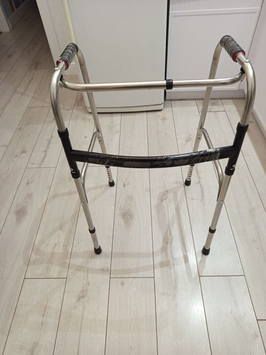 Ходунки для ходьбы