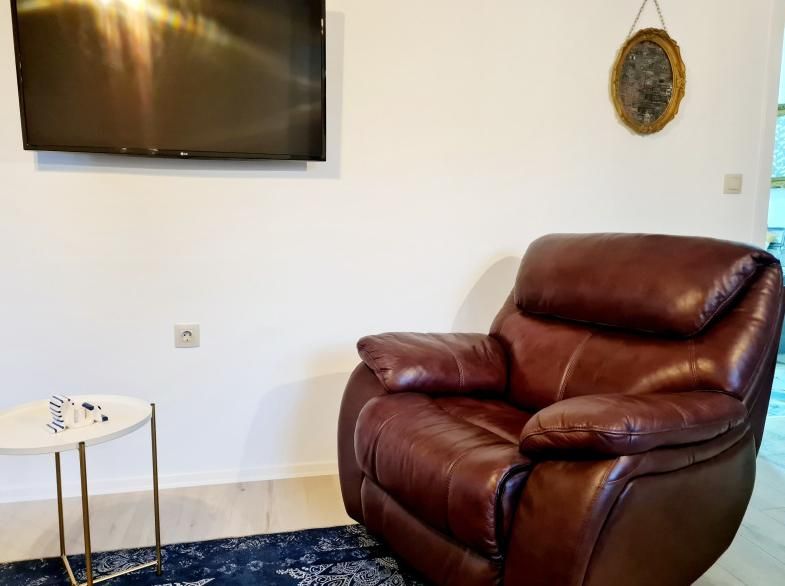 Дава се под наем Двустаен апартамент в Пловдив, Каменица 1 - 65 кв.м за 500 € - Снимка #2