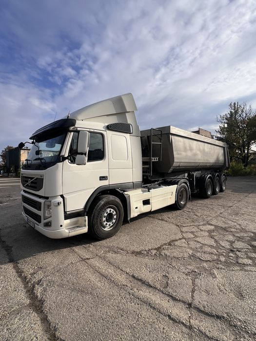 Ansamblu basculabil Volvo FM EEV si semiremorca Schmitz SKI-24