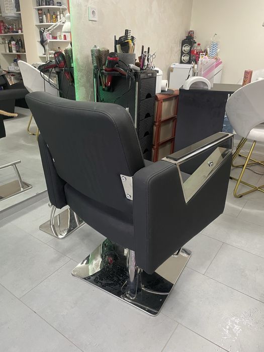 Професионален фризьорски стол