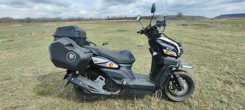 Продам скутер танк x7