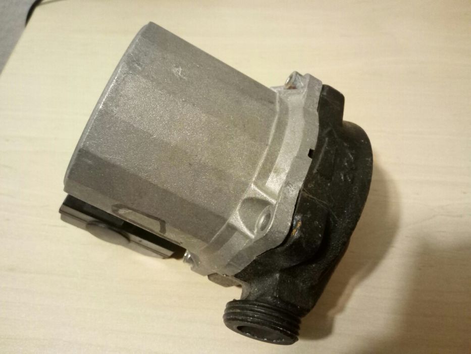 Циркулационни помпи за парно Wilo/Grundfos 15-50/на 1 цол