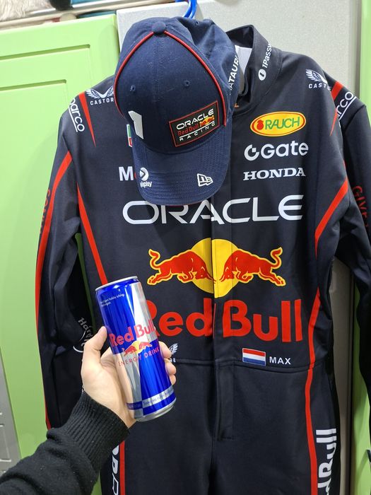 Гоночная форма Ф1 команды RedBull