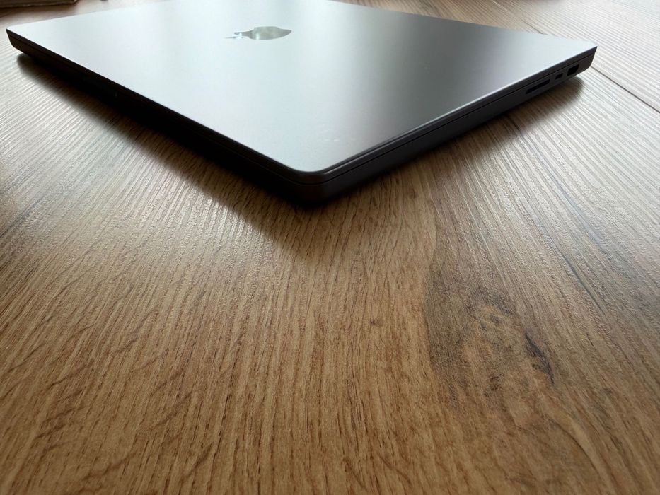 MacBook Pro 16" M3 MAX 16-CPU, 40-GPU, 64GB RAM, 1TB SSD В ГАРАНЦИЯ