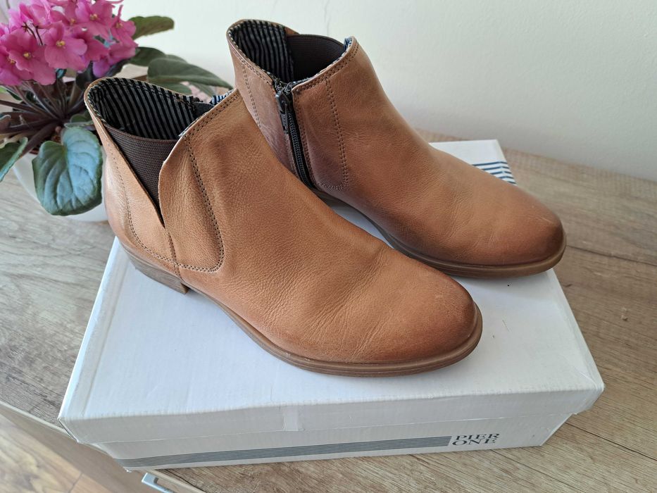 Страхотни боти в цвят Camel