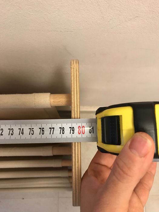 Етажерка за детски книги.