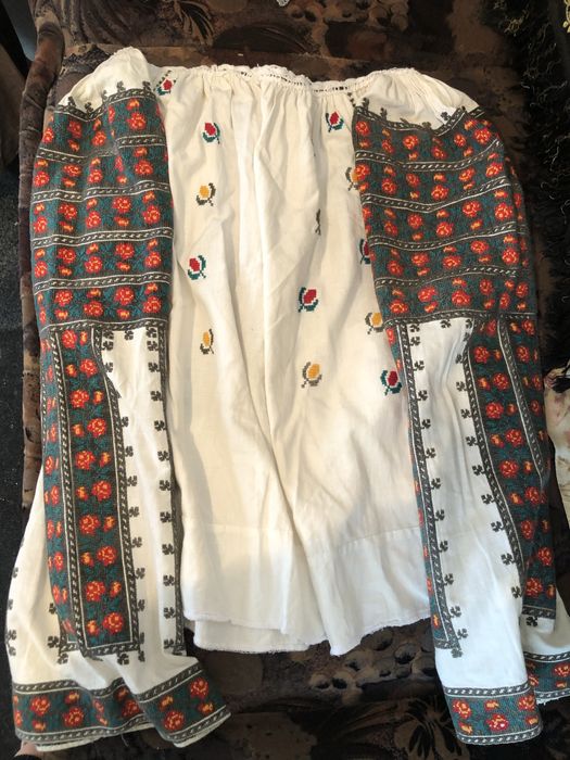 Costum popular autentic