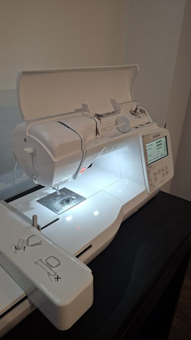 Masina de brodat Brother Innov-is 880E