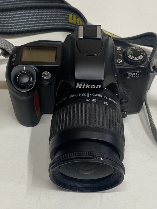 Aparat foto analog Nikon F 65-obiectiv AF Nikkor 28-80 mm,3.3-5.6 G