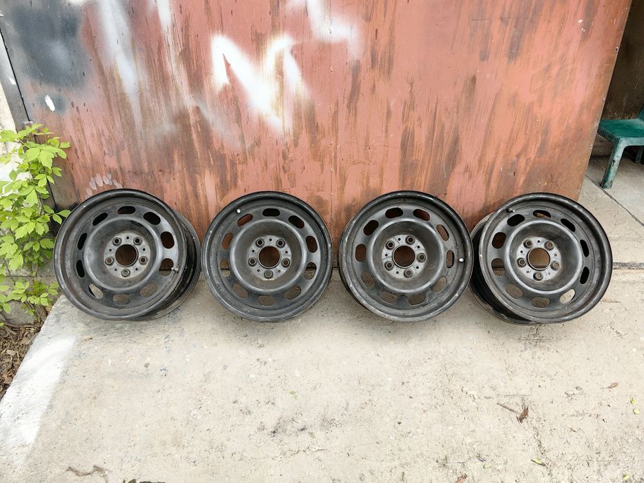 Продавам джанти 16 цола за BMW 1серия с датчици за налягане в гумите.