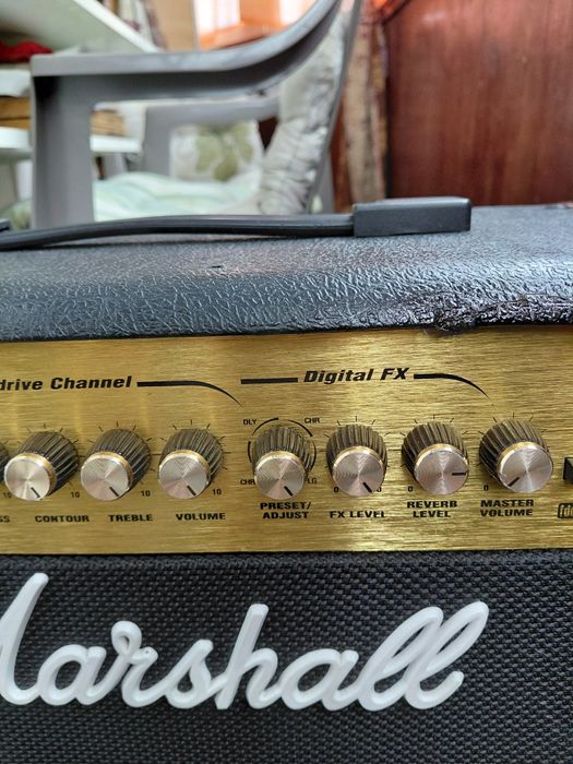 Amplificator chitară Marshall model MG  series  50DFX