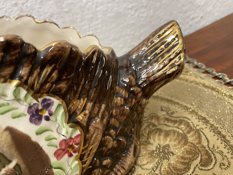 Белгийска кашпа от порцелан лебед