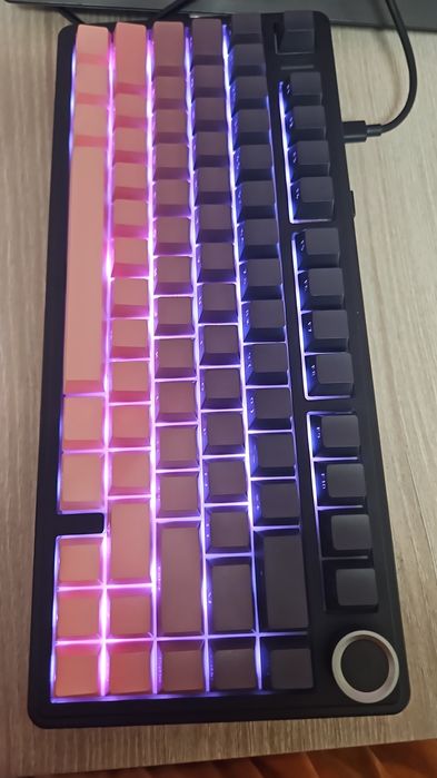 Продам клавиатуру аула ф75