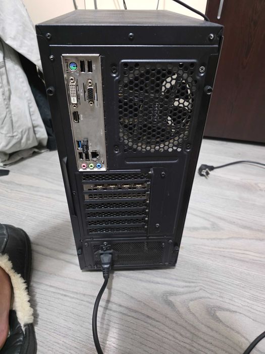 Gaming pc G:RIGS I5 8400 GTX 1660TI 16GB RAM