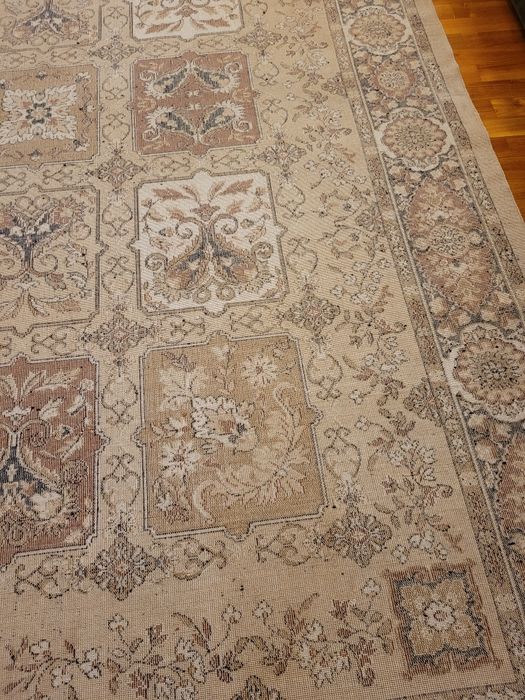 Covor 100%lână, 200 cm x 300 cm, foarte bine întreținut