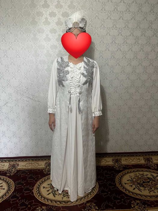 Келин салом куйлаклар 2 та. Скидка килиб бераман. Платья келинка 2шт