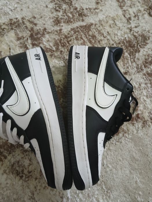 Vând adidași Nike Air Force