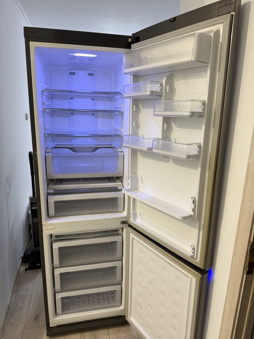 Продам Холодильник Samsung