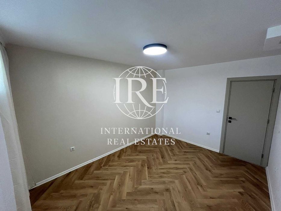 Продава се Тристаен апартамент в Варна, Възраждане 1 - 80 кв.м за 1019 €/кв.м - Снимка #9
