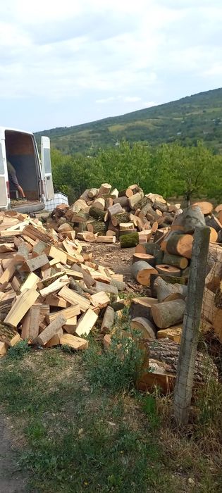 Aducem la comandă lemne de foc esența tare sau moale