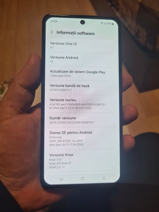 Vând samsung galaxy A72 în stare impecabila ca nou