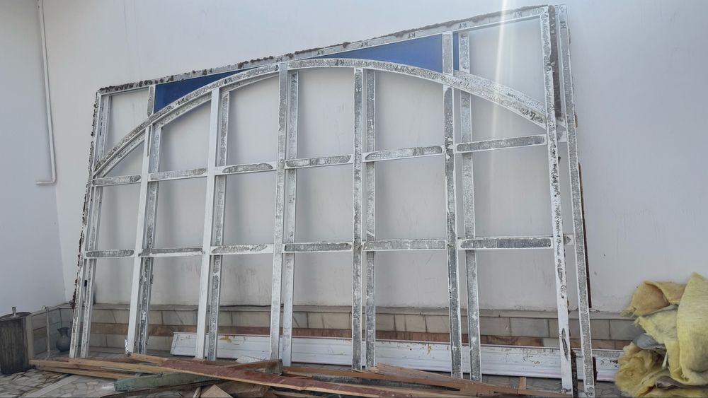 Akfa eshik derazalar sotiladi