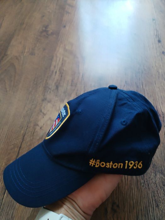 blauer usa - страхотна шапка КАТО НОВА