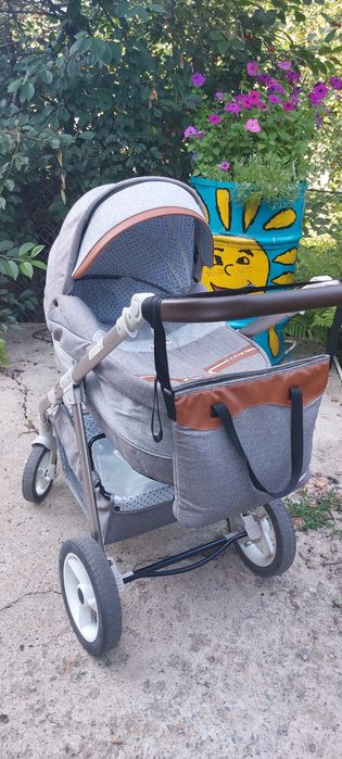 Детская коляска 3 в 1
