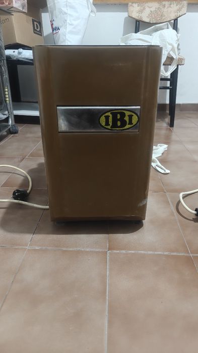 Българска Еспресо машина и професионална кафемелачка IBI