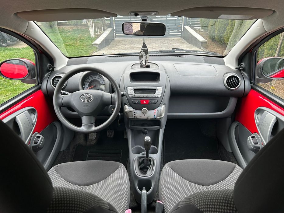 Toyota Aygo 2010 foarte economa
