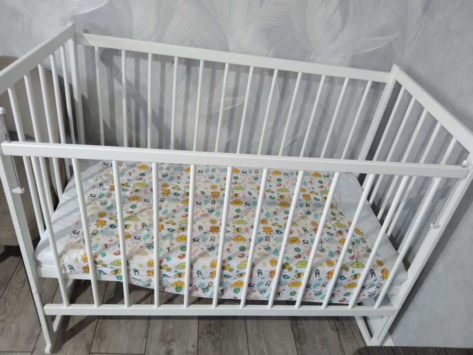 Продам детскую кроватку.