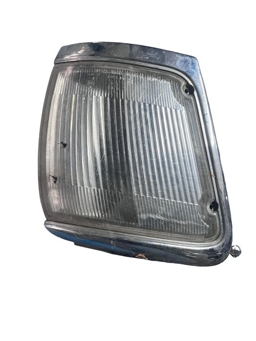 Lampa De Semnalizare Dreapta Fata Toyota 4 Runner _N1_ 1987 - 1996