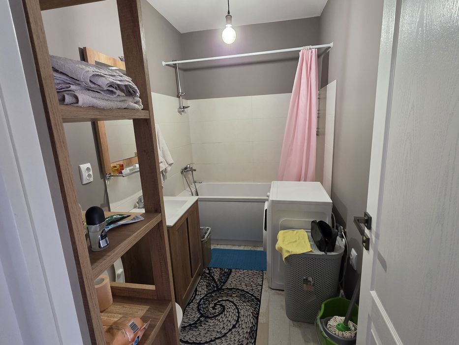 Vand apartament doua camere