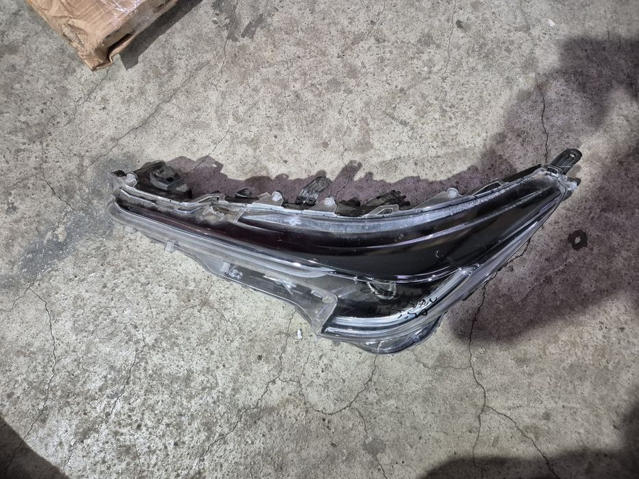 Far stanga Toyota Corolla sedan 2018-2023