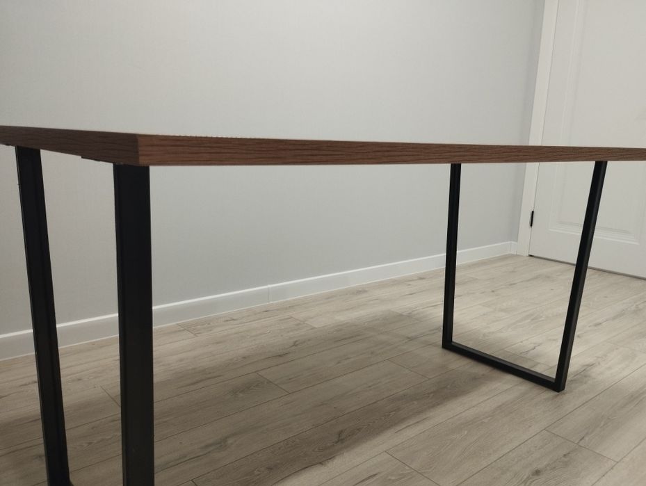 Срочно продается обеденный стол