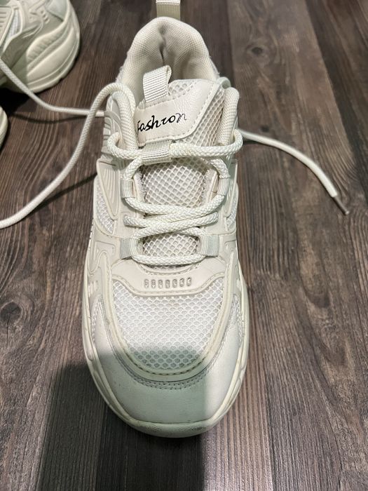 Бежави обувки 37 номер