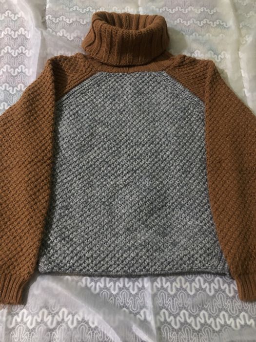 Продам теплые свитера и кофты