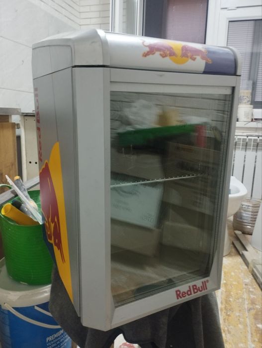 Витринный холодильник маленький