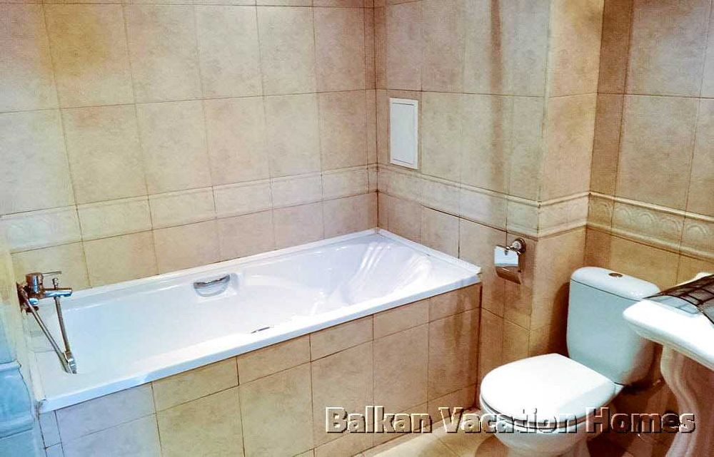 Продава се Тристаен апартамент в Обзор - 113 кв.м за 510 €/кв.м - Снимка #11