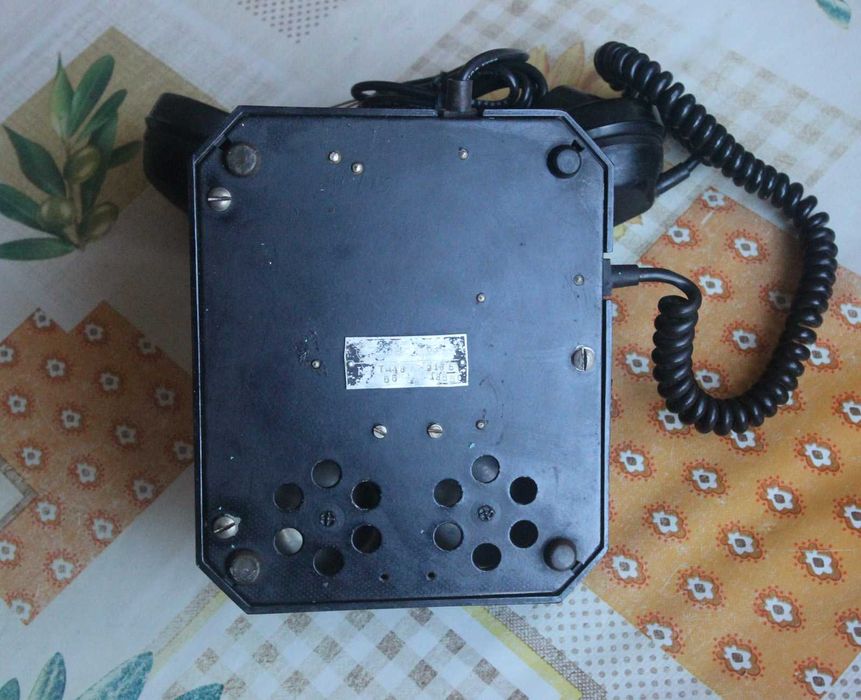 Телефон от бакелит - български