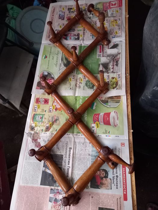 Ретро дървена  закачалка