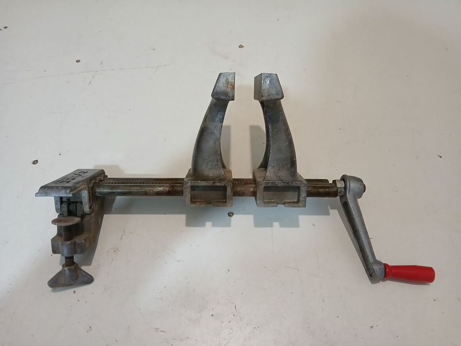 Продавам менгеме