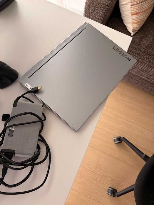 Laptop Gaming LENOVO Legion Slim 5 Ryzen 7 NVIDIA GeForce RTX 4060 8GB