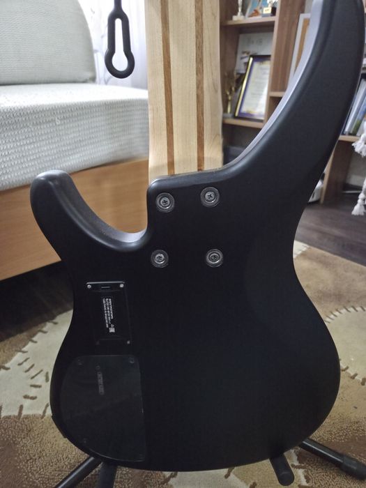Бас гитара Yamaha trbx 505